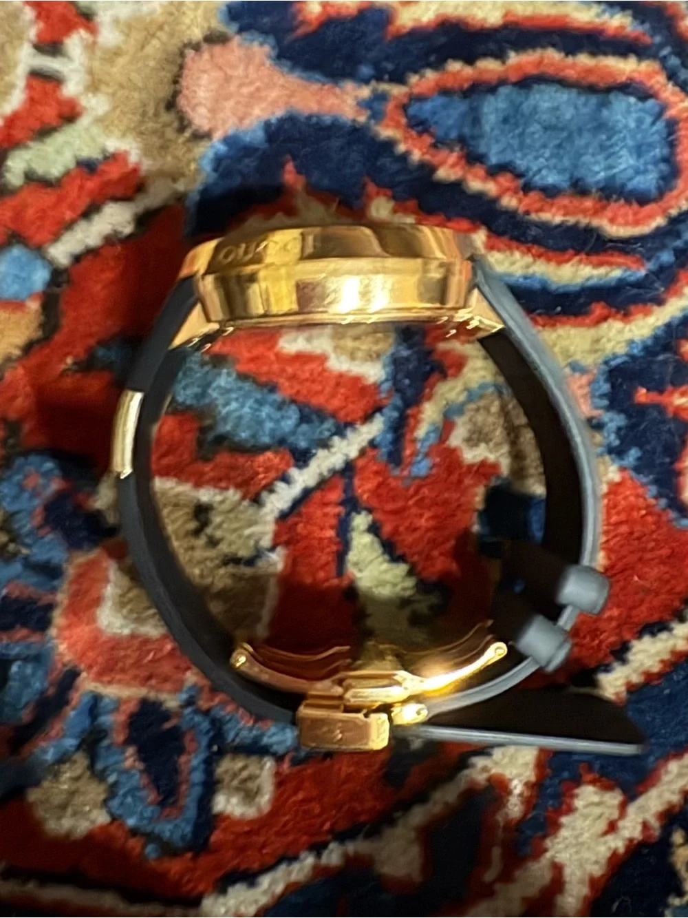 Gucci Black and Gold Men's Special Edition Watch
